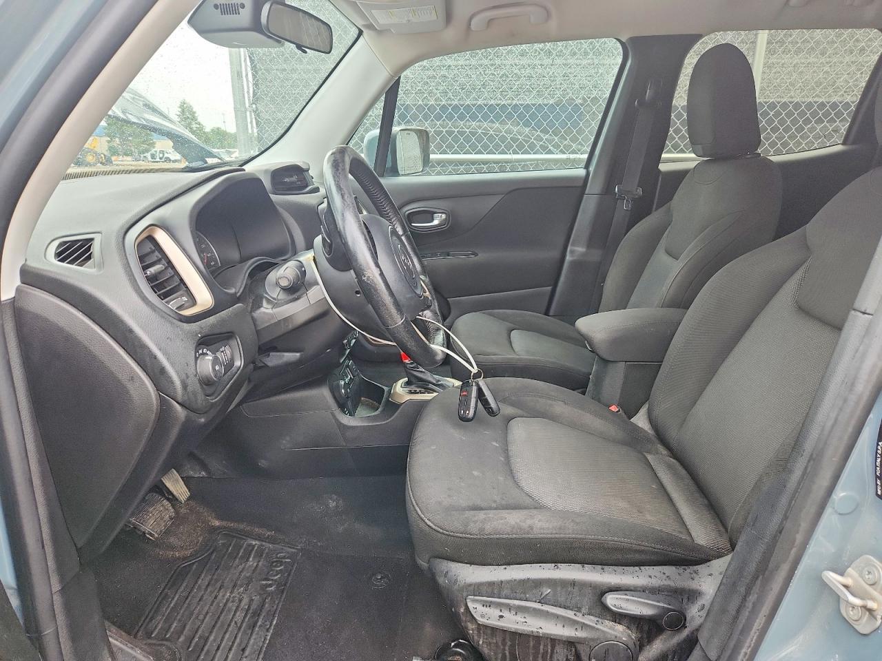2017 Jeep Renegade Latitude - Image 7