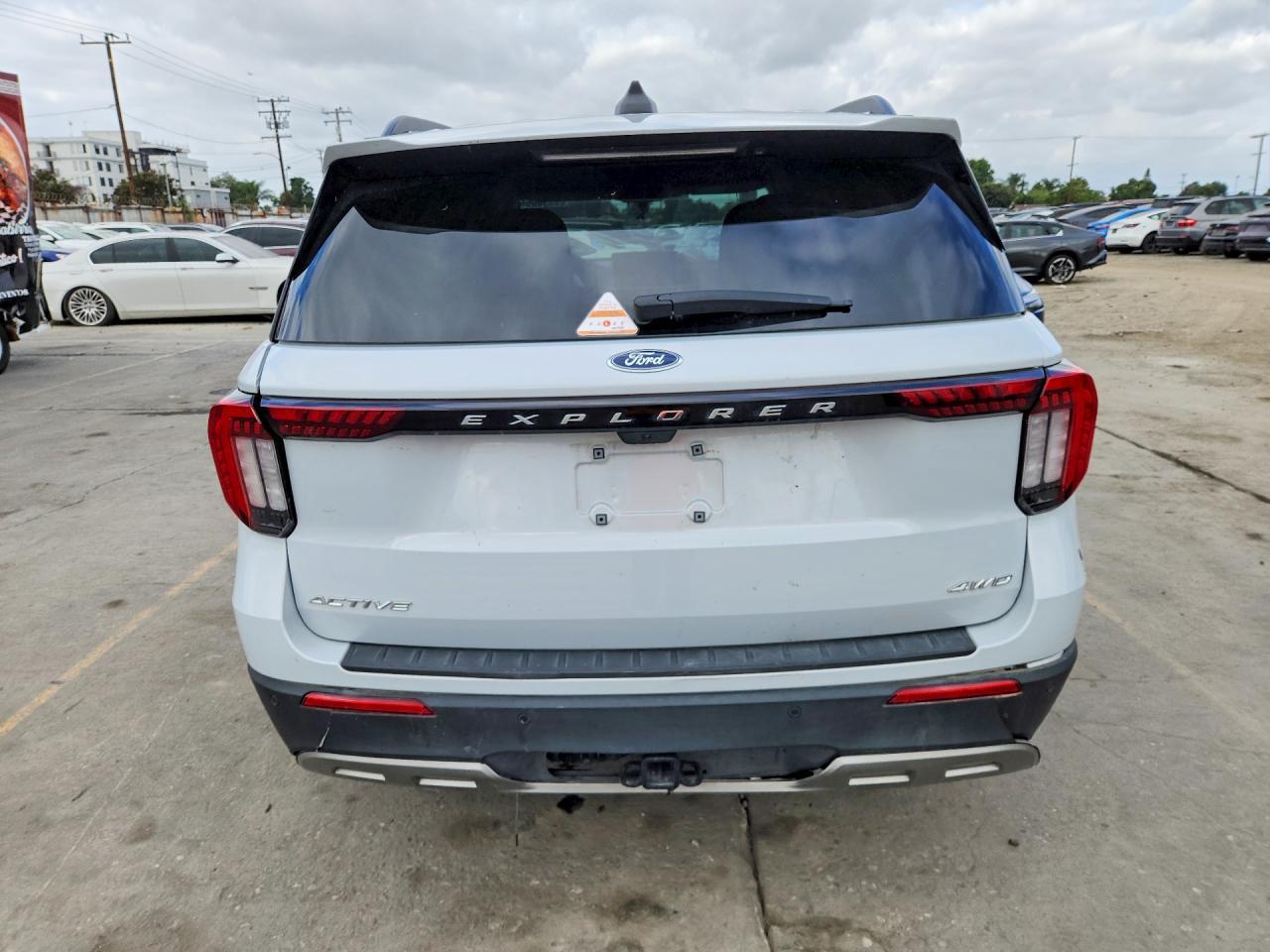 2025 Ford Explorer Active - Фото 6