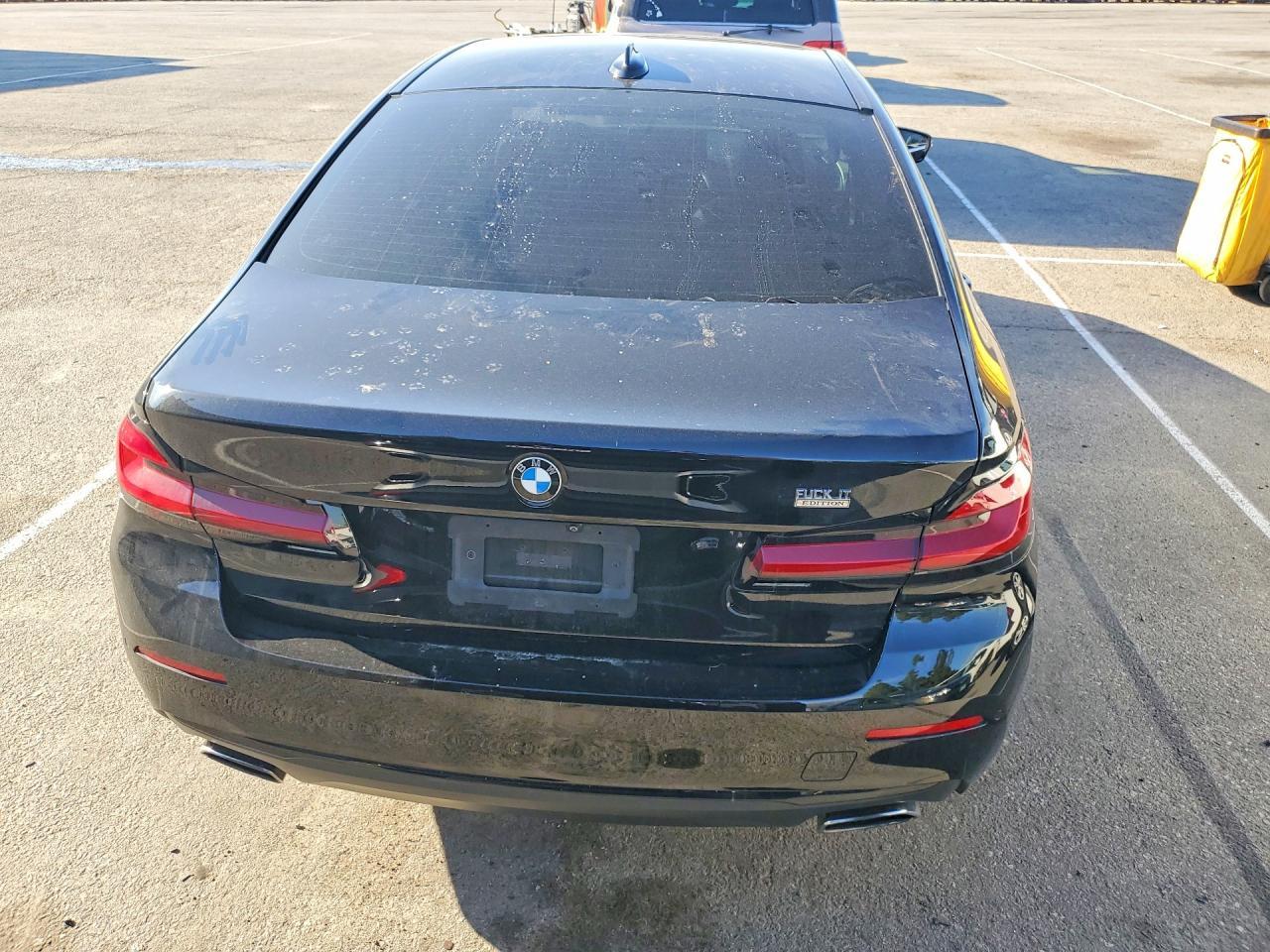 2022 BMW 530I - Фото 6