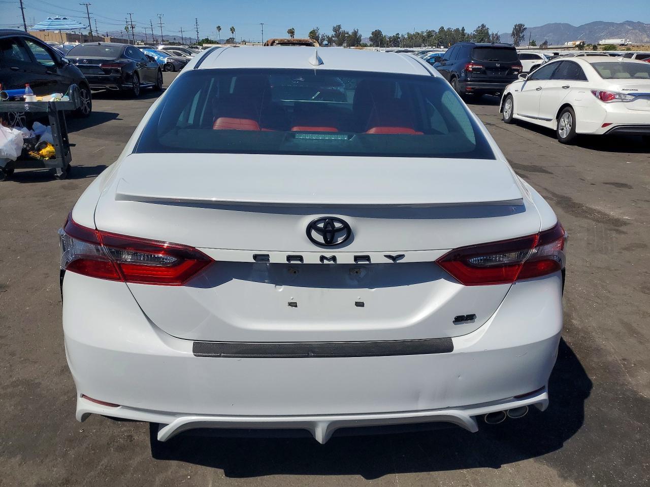 2024 Toyota Camry Se - Фото 6