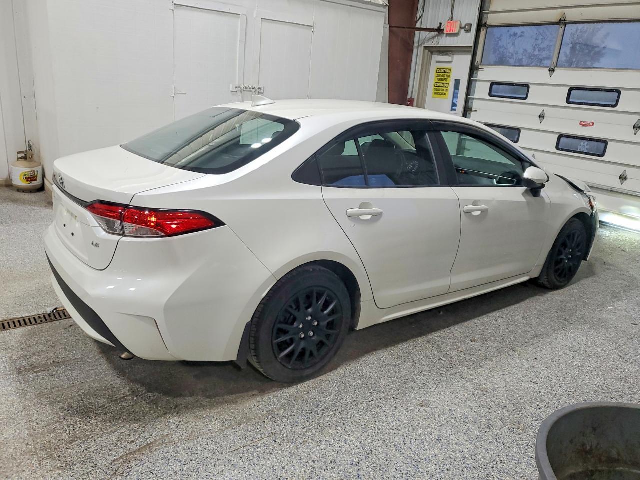 2020 Toyota Corolla Le - Image 3