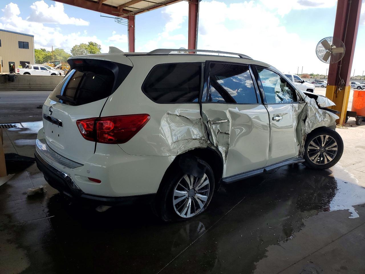 2020 Nissan Pathfinder S - Фото 3