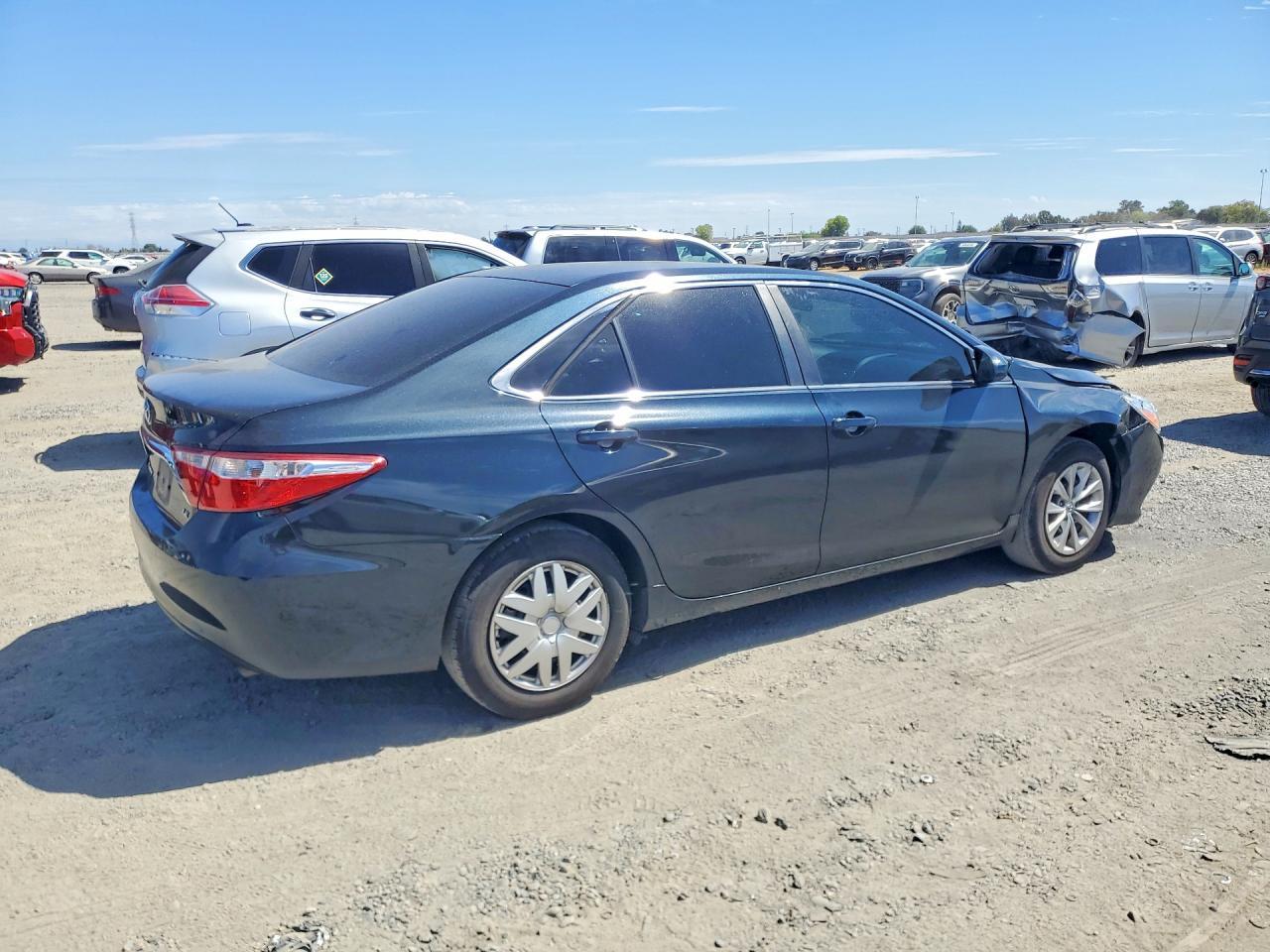 2016 Toyota Camry Le - Image 3