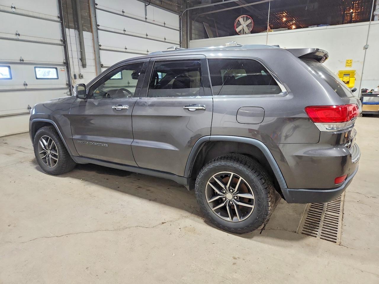2017 Jeep Grand Cherokee - Фото 2