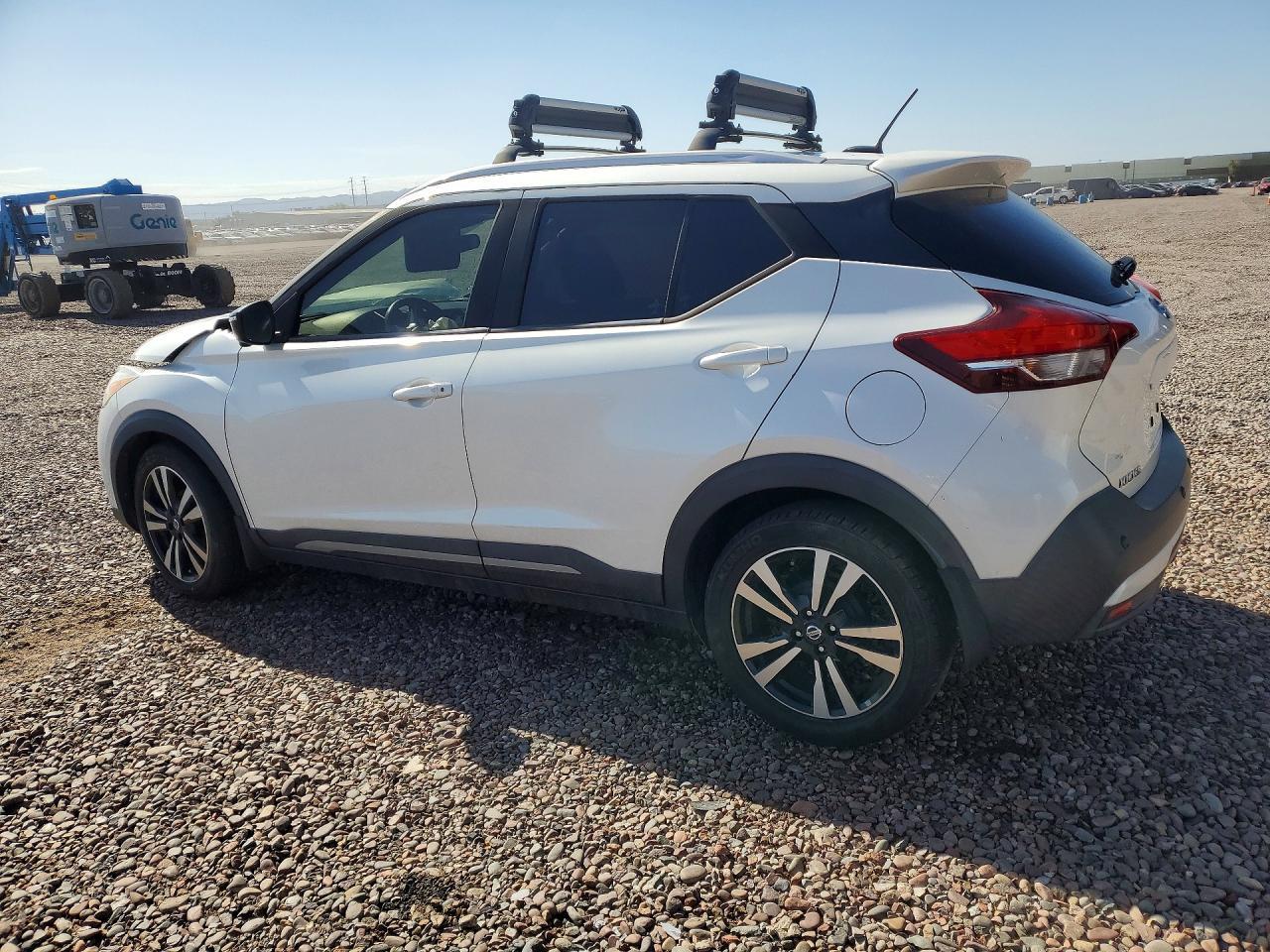 2020 Nissan Kicks Sr - Фото 2