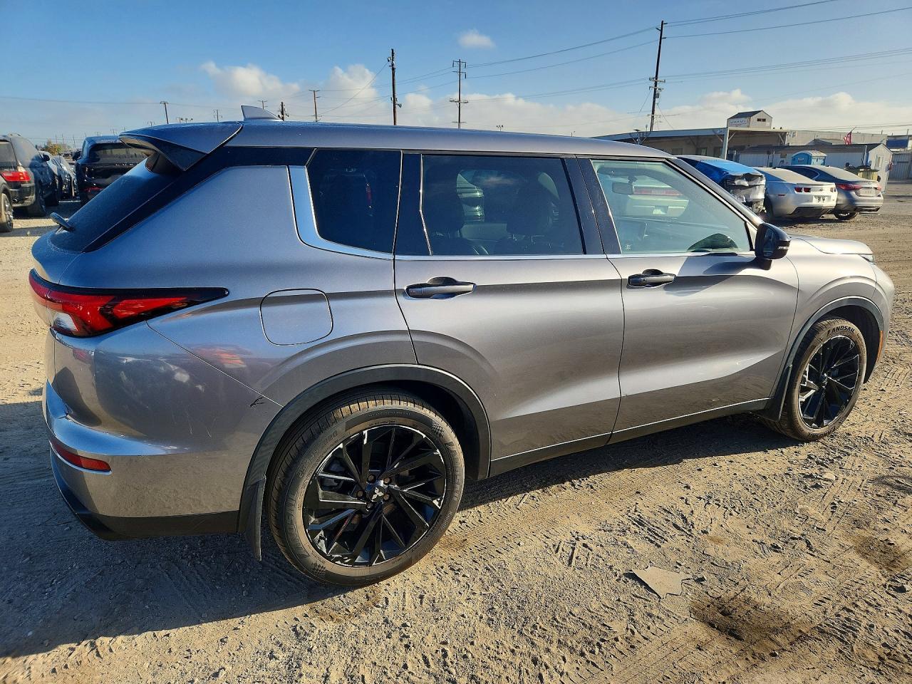 2022 Mitsubishi Outlander Se - Фото 3