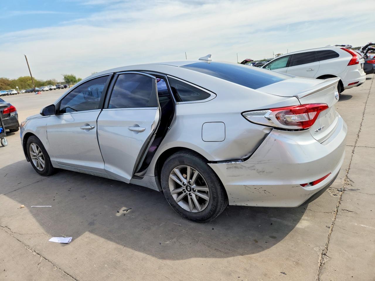 2017 Hyundai Sonata Se - Фото 2