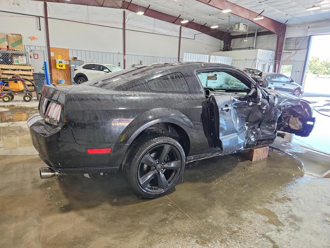 2005 Ford Mustang Gt - Фото 3