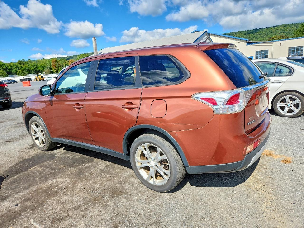 2015 Mitsubishi Outlander Se - Фото 2