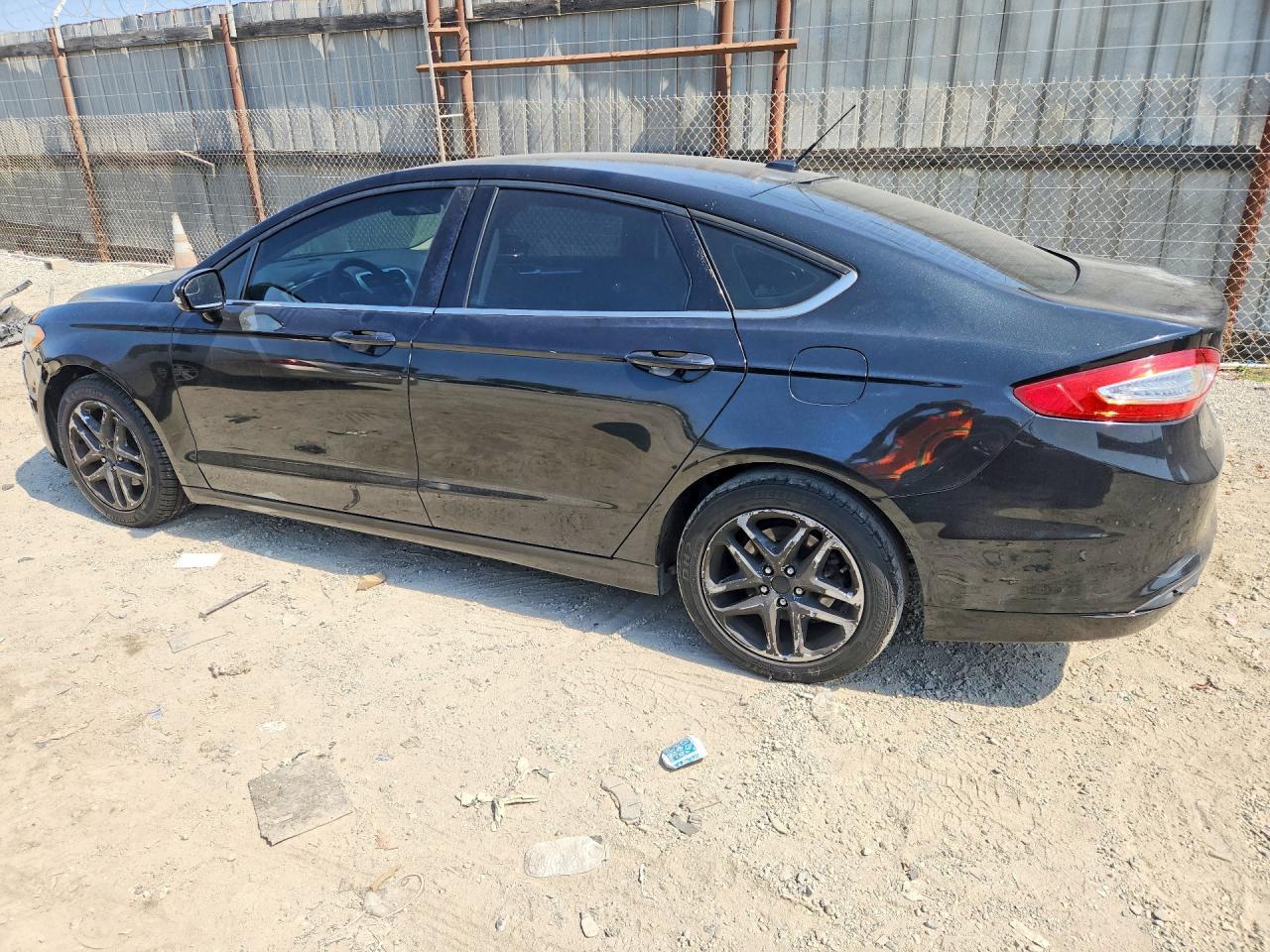 2014 Ford Fusion Se - Image 2