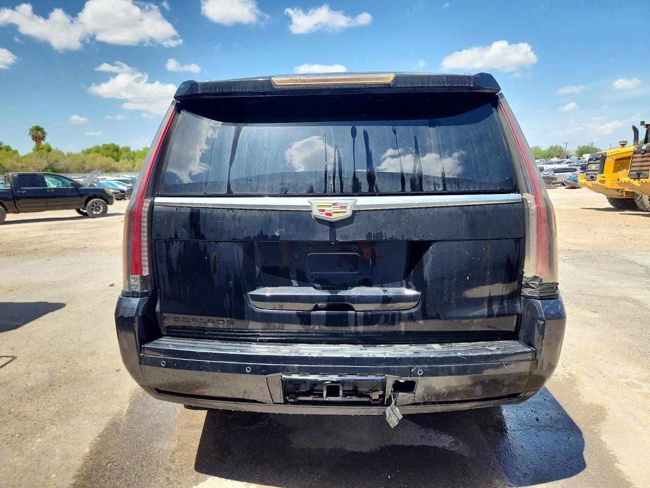 2016 Cadillac Escalade Luxury - Image 6