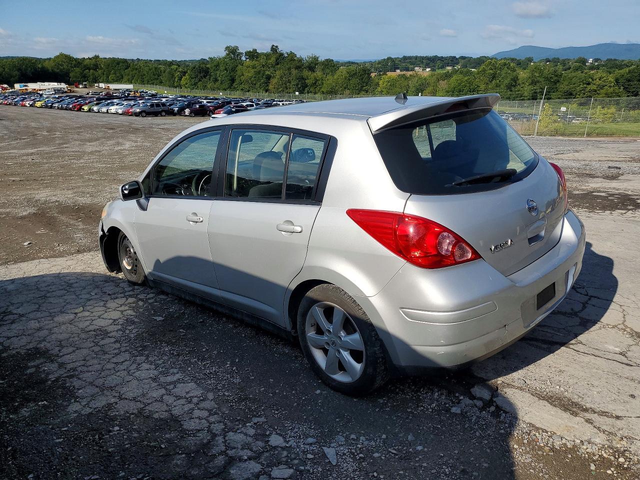 2009 Nissan Versa 1.8 S - Фото 2