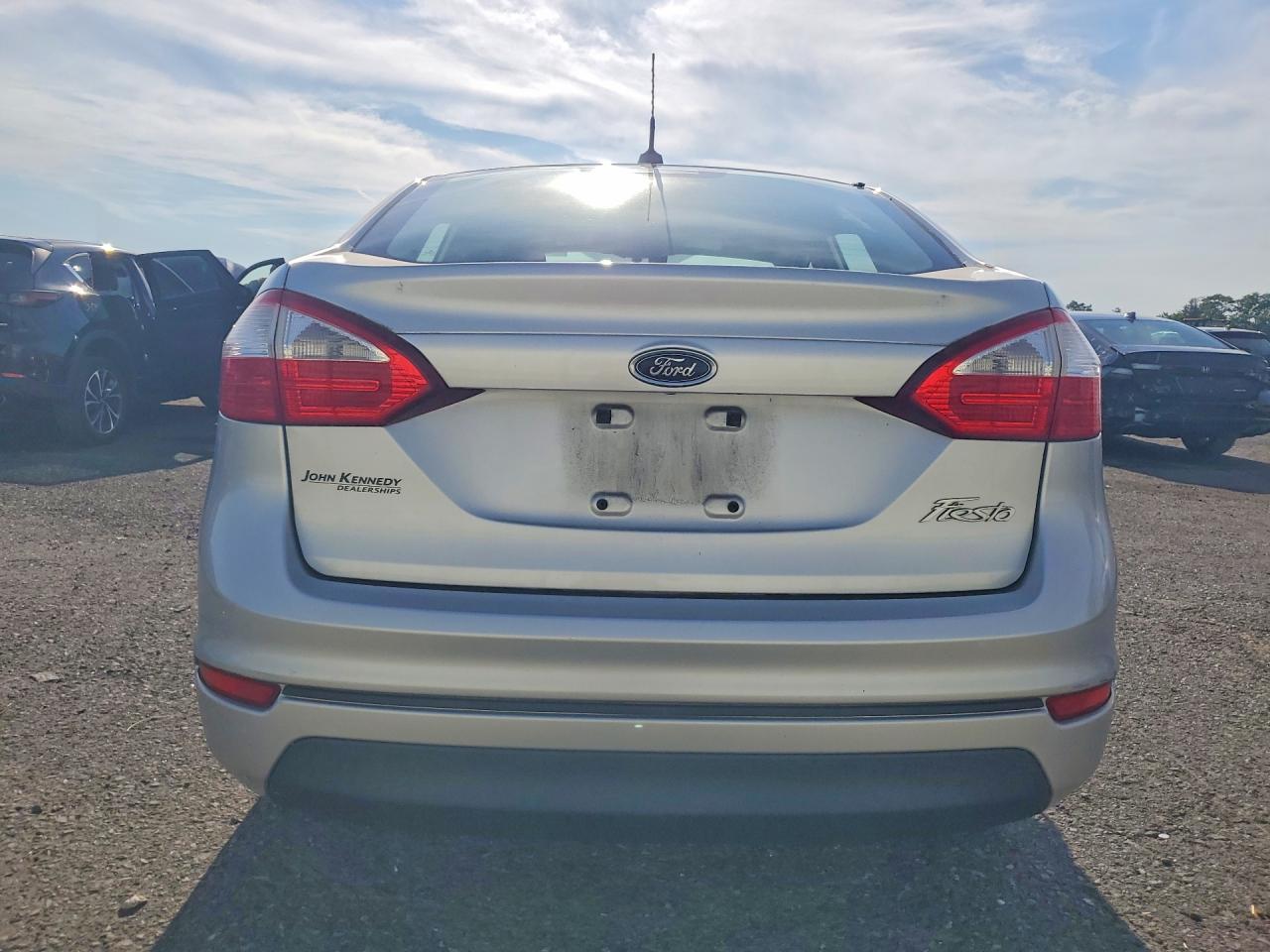 2015 Ford Fiesta S - Image 6