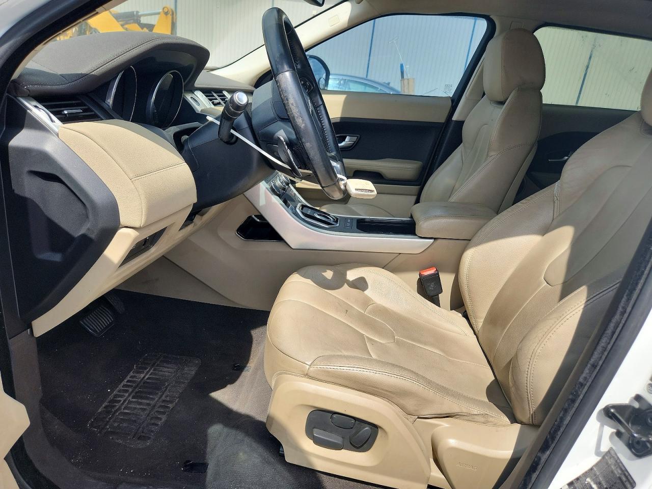 2015 Land Rover Range Rover Evoque Pure Plus - Image 7