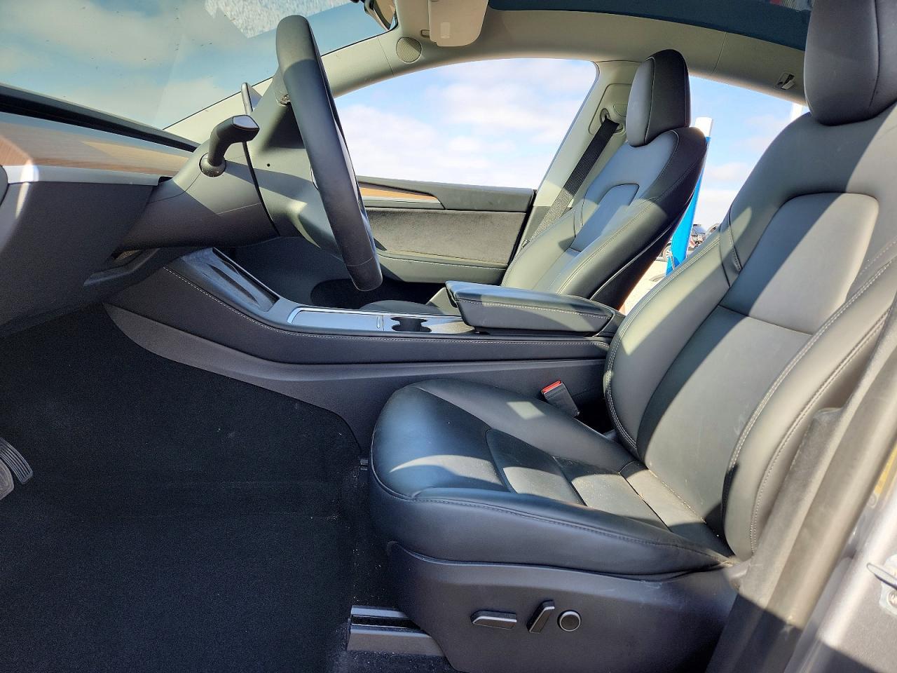 2024 Tesla Model Y - Фото 7
