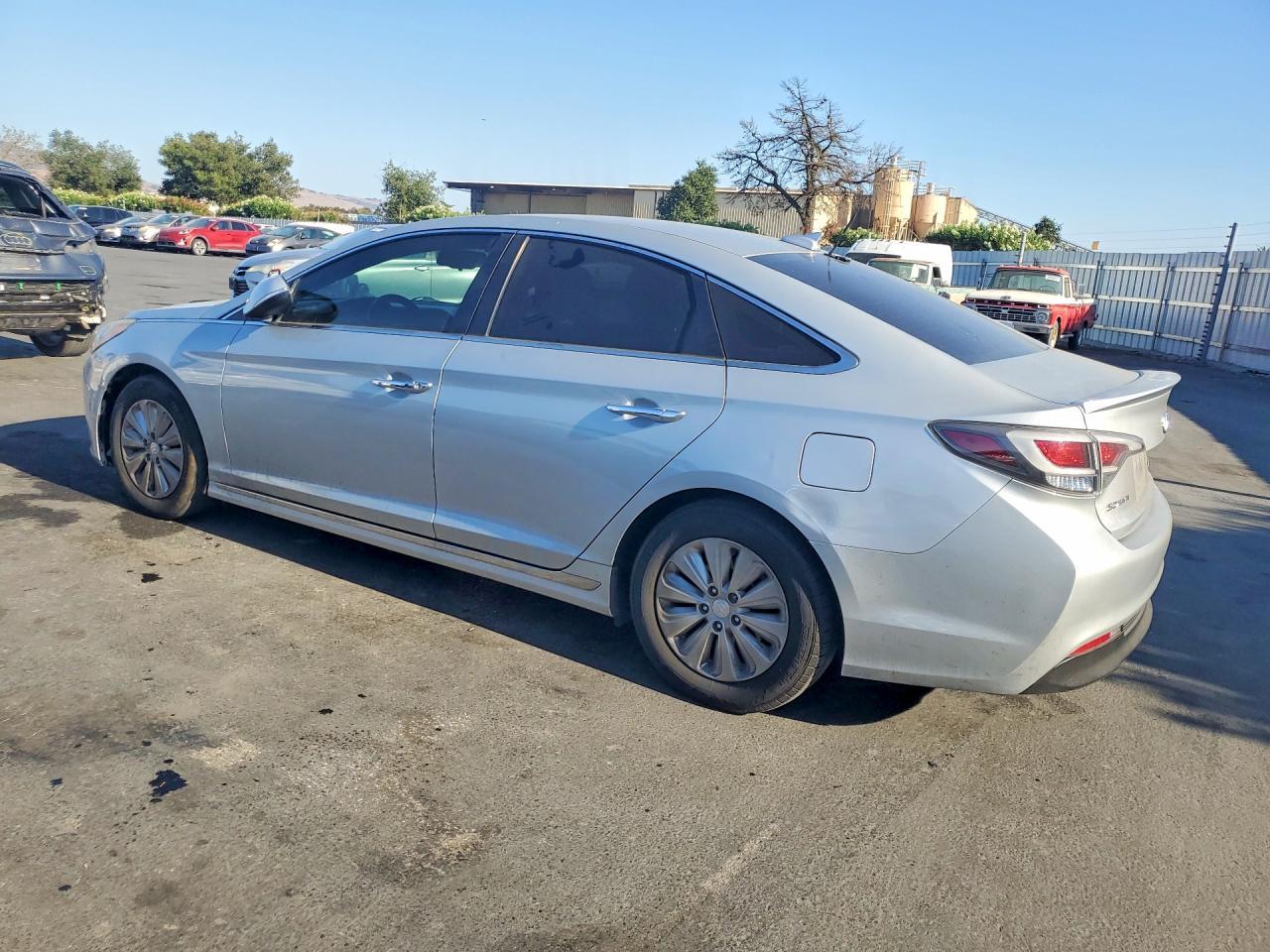 2017 Hyundai Sonata Hybrid Se - Image 2