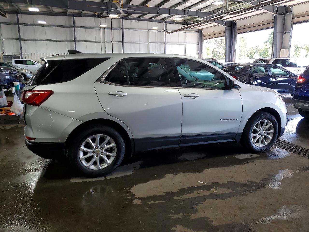 2020 Chevrolet Equinox Lt - Image 3