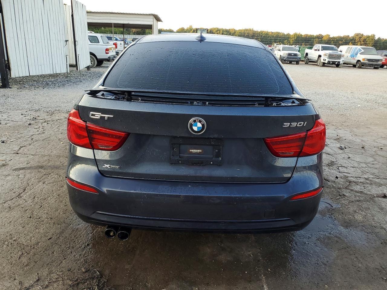2017 BMW 330 - Фото 6