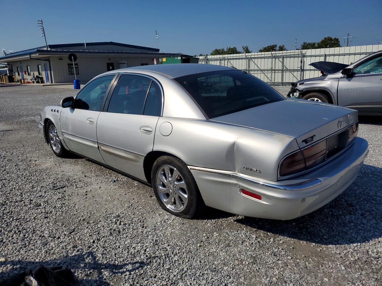 2003 Buick Park Avenue Ultra - Image 2