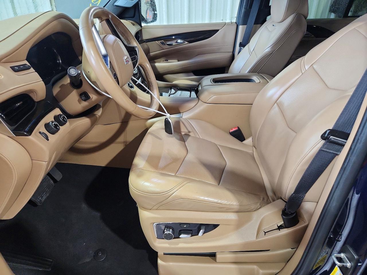 2018 Cadillac Escalade Platinum - Image 7