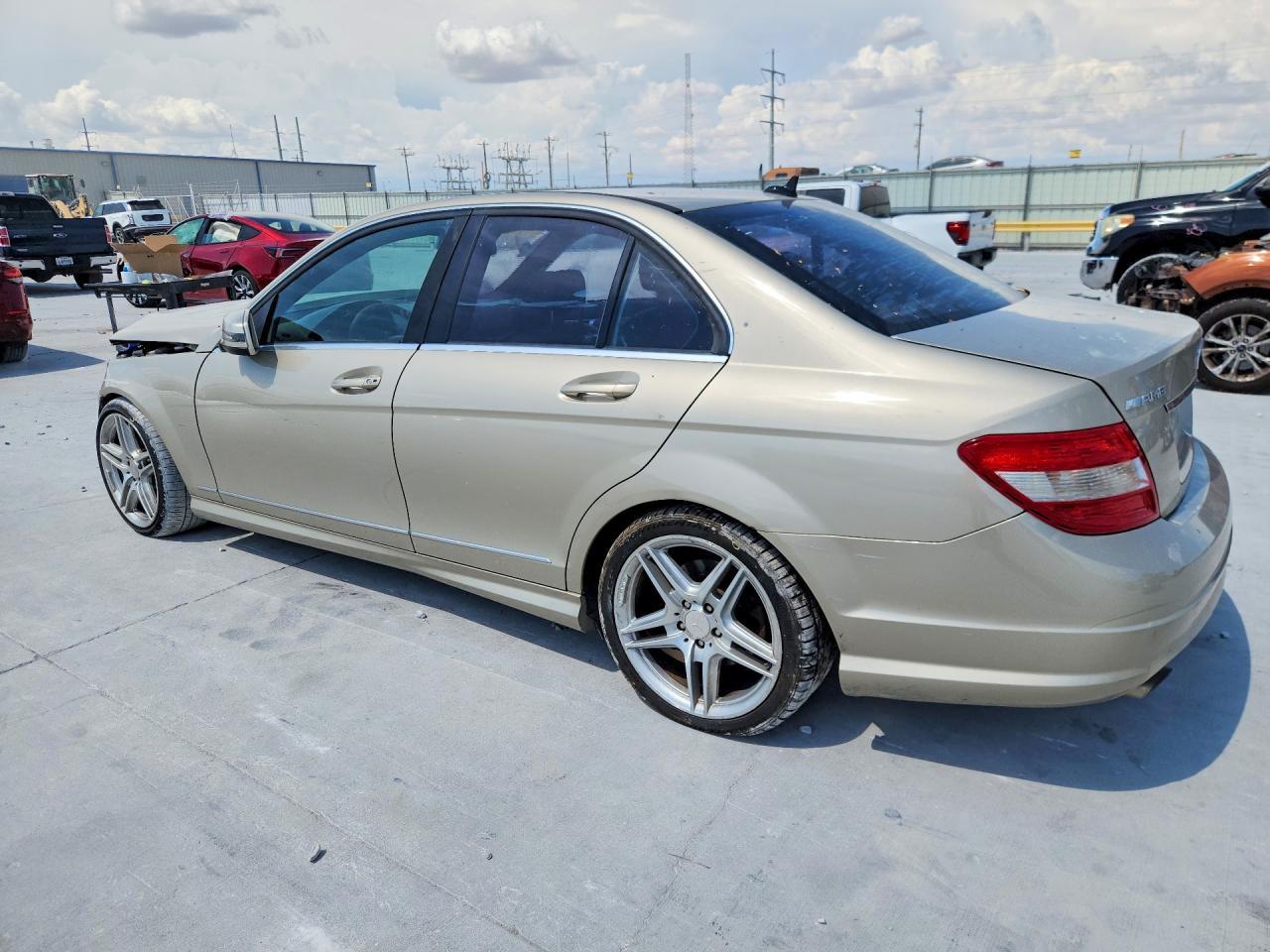 2010 Mercedes-Benz C 300 - Image 2