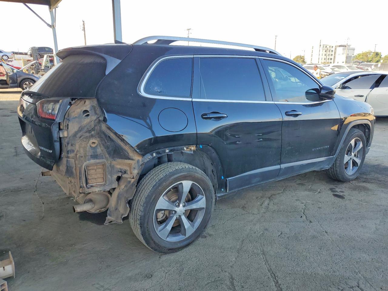 2019 Jeep Cherokee Limited - Image 3