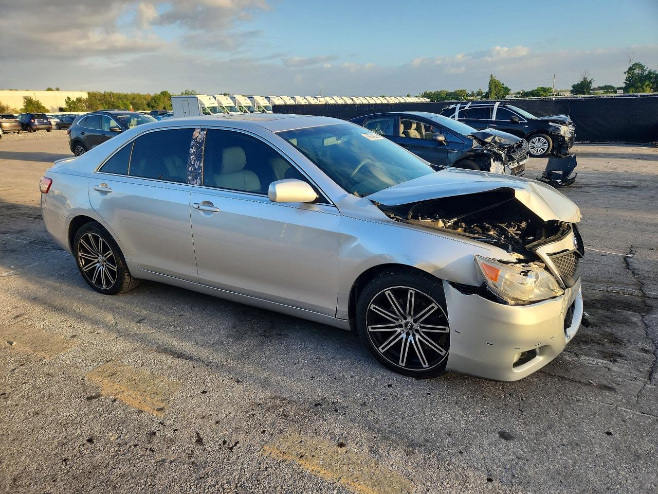 2011 Toyota Camry Xle V6 - Image 4
