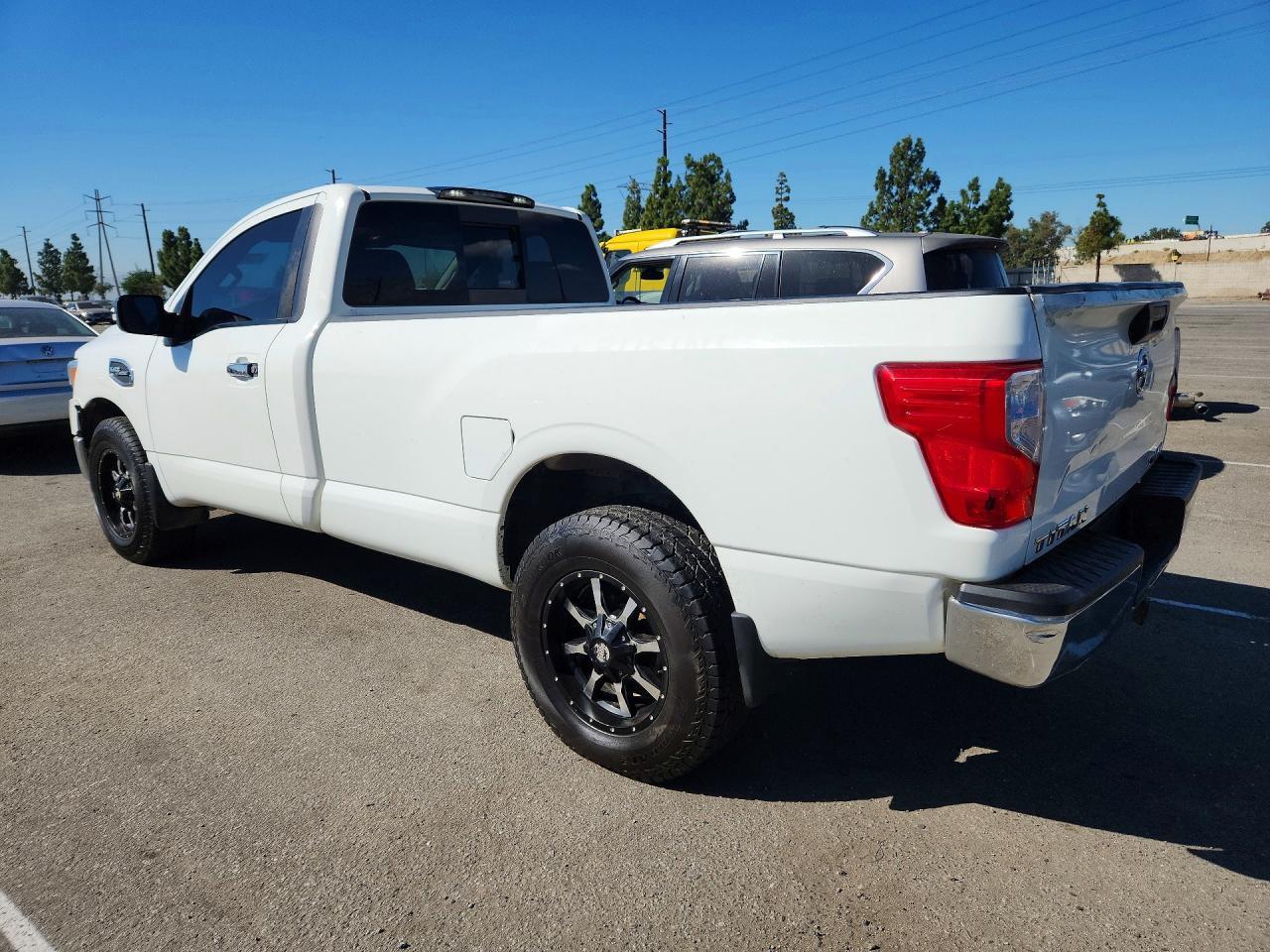 2017 Nissan Titan Sv - Фото 2