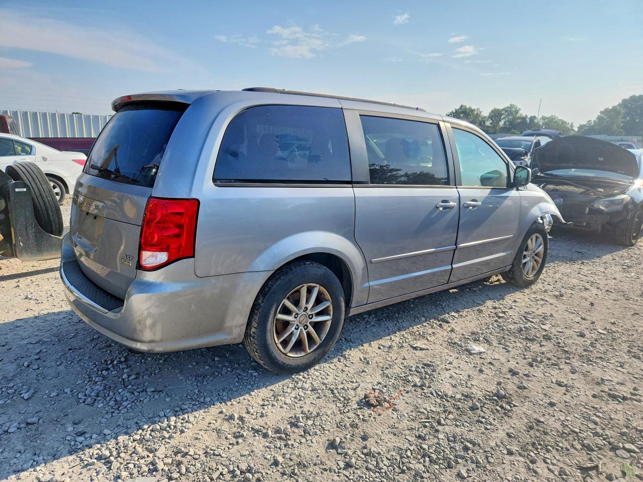 2014 Dodge Grand Caravan Sxt - Image 3