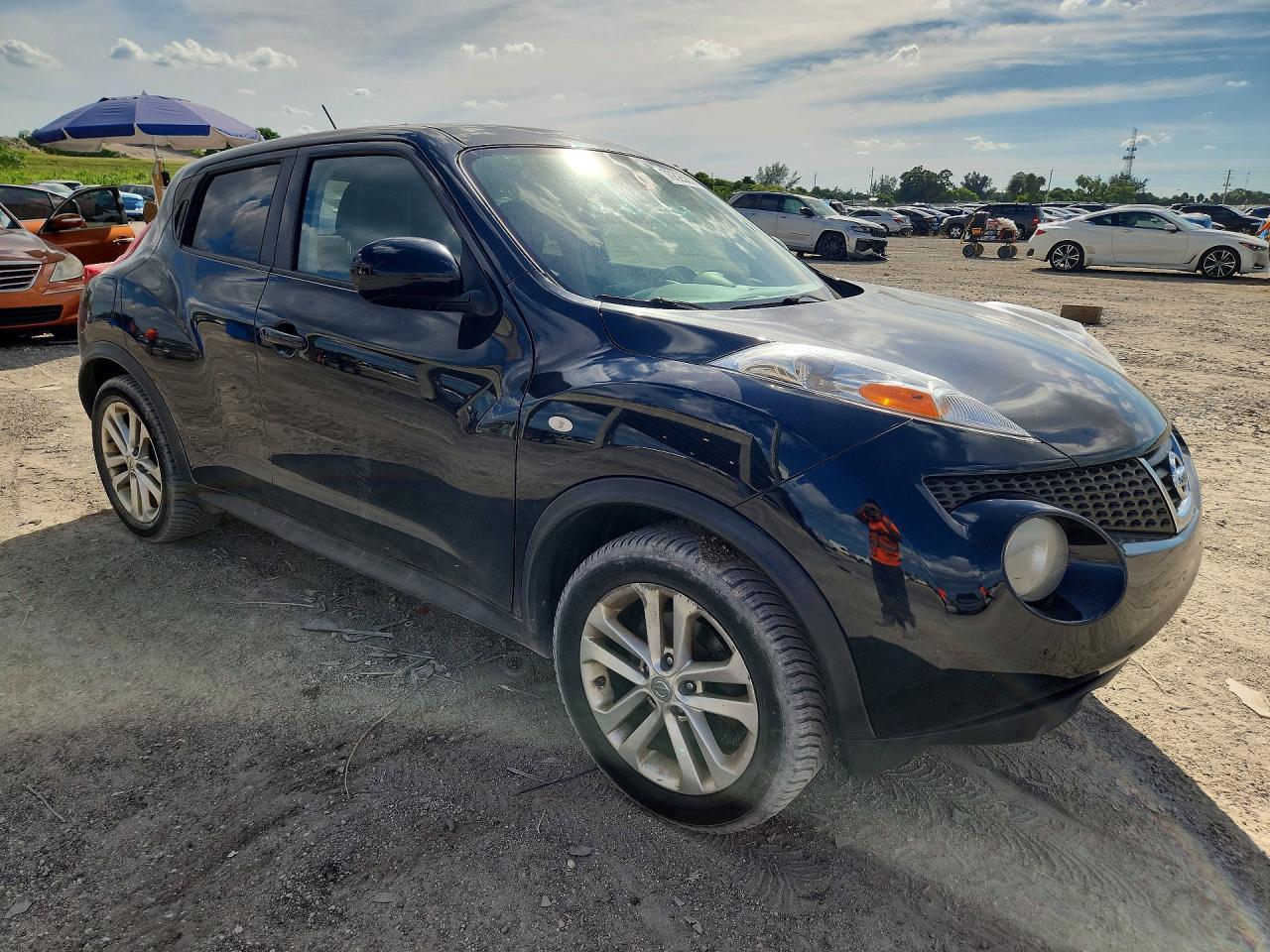2013 Nissan Juke S - Image 4