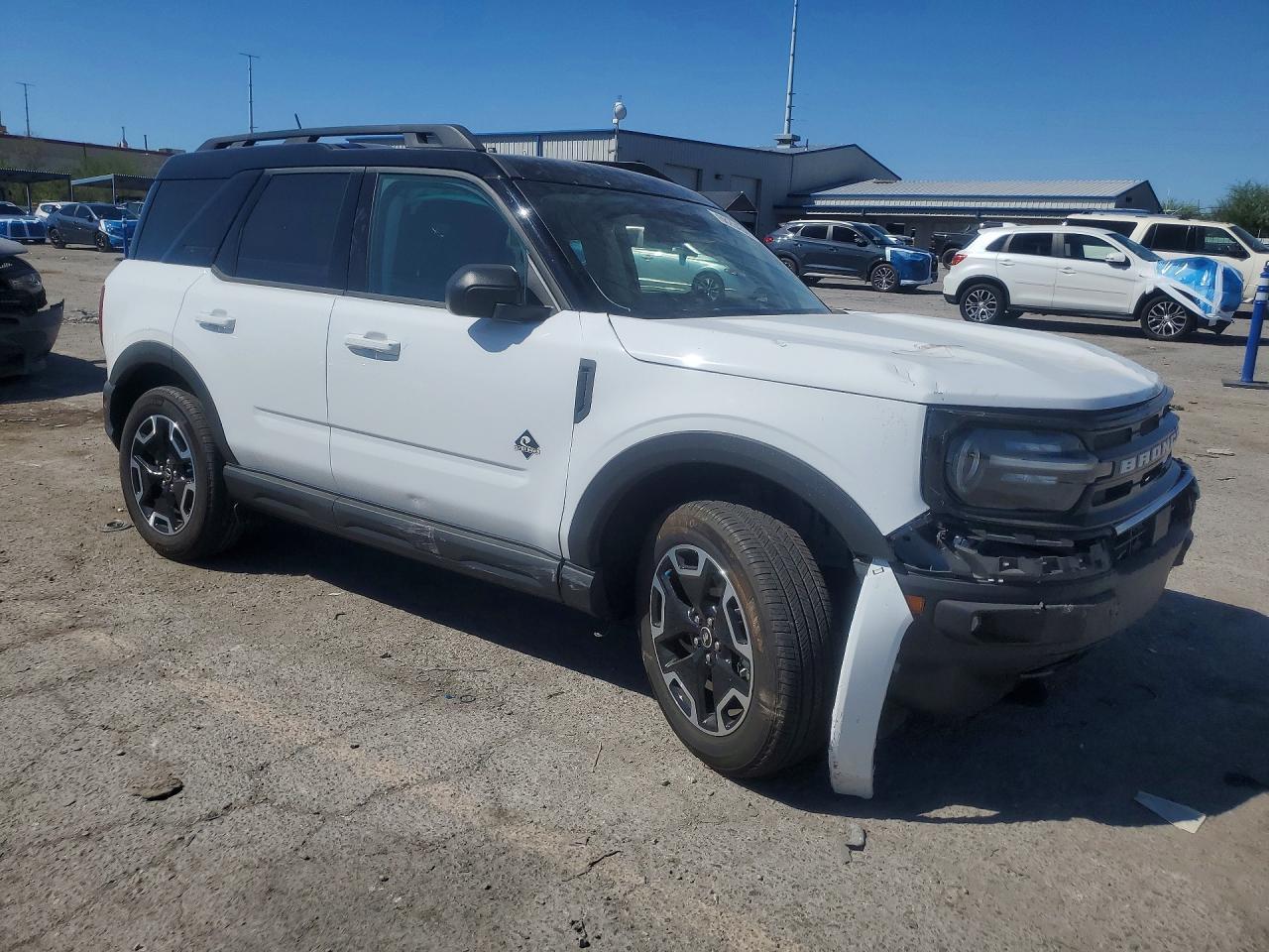 2024 Ford Bronco Sport Outer Banks - Image 4