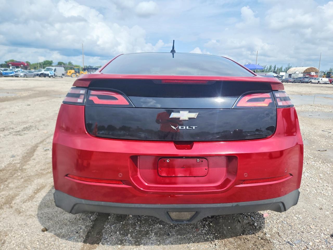 2012 Chevrolet Volt - Image 6