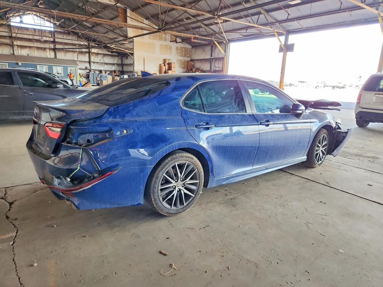 2023 Toyota Camry Se - Image 3