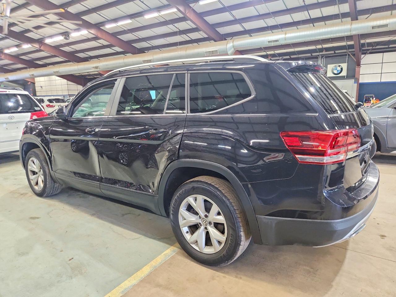 2018 Volkswagen Atlas S - Фото 2