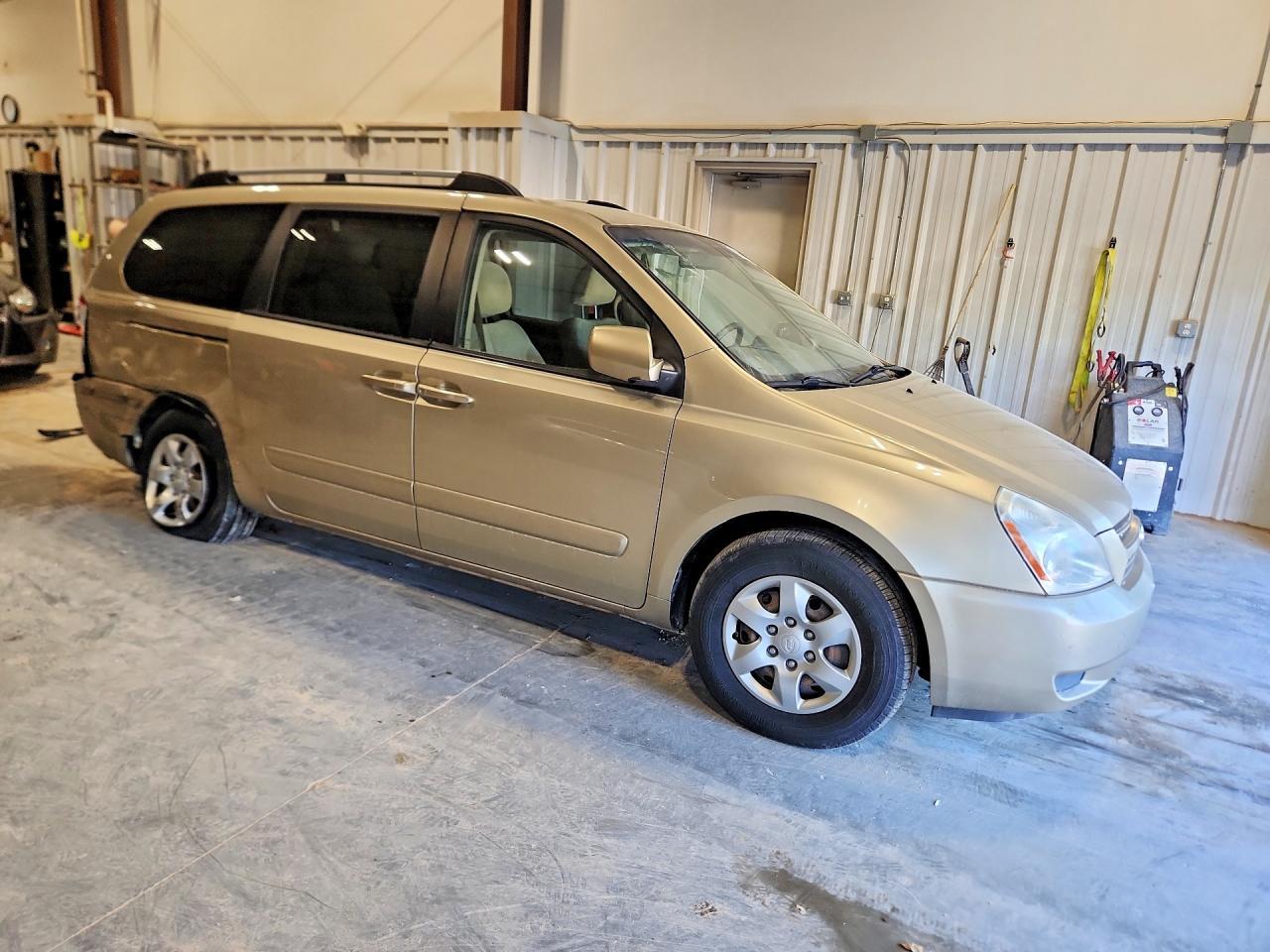 2008 Kia Sedona Lx - Image 4