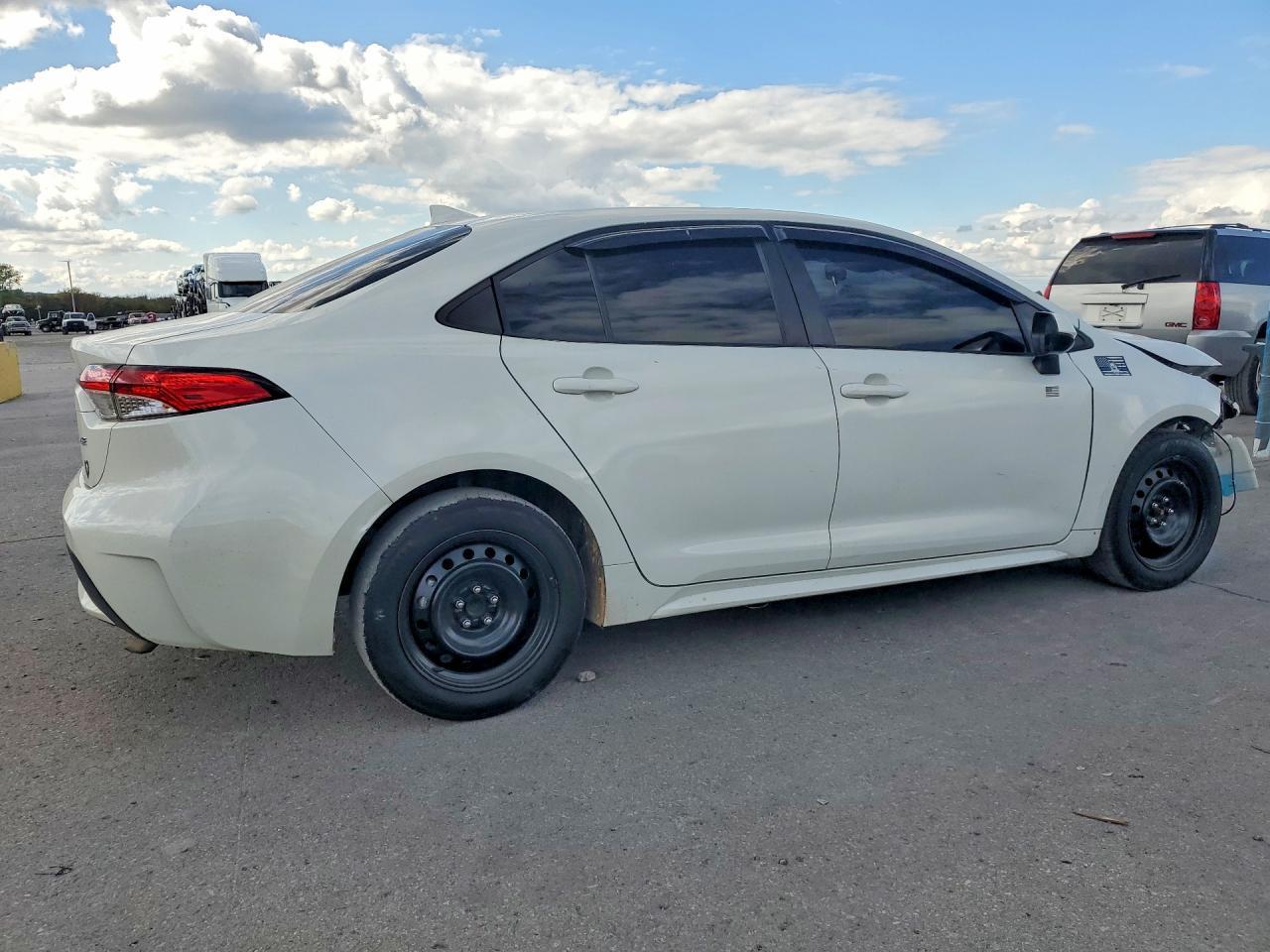 2020 Toyota Corolla Le - Image 3