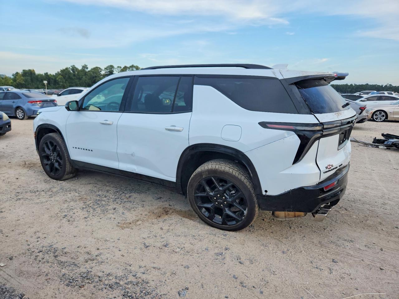2026 Chevrolet Traverse Rs - Фото 2