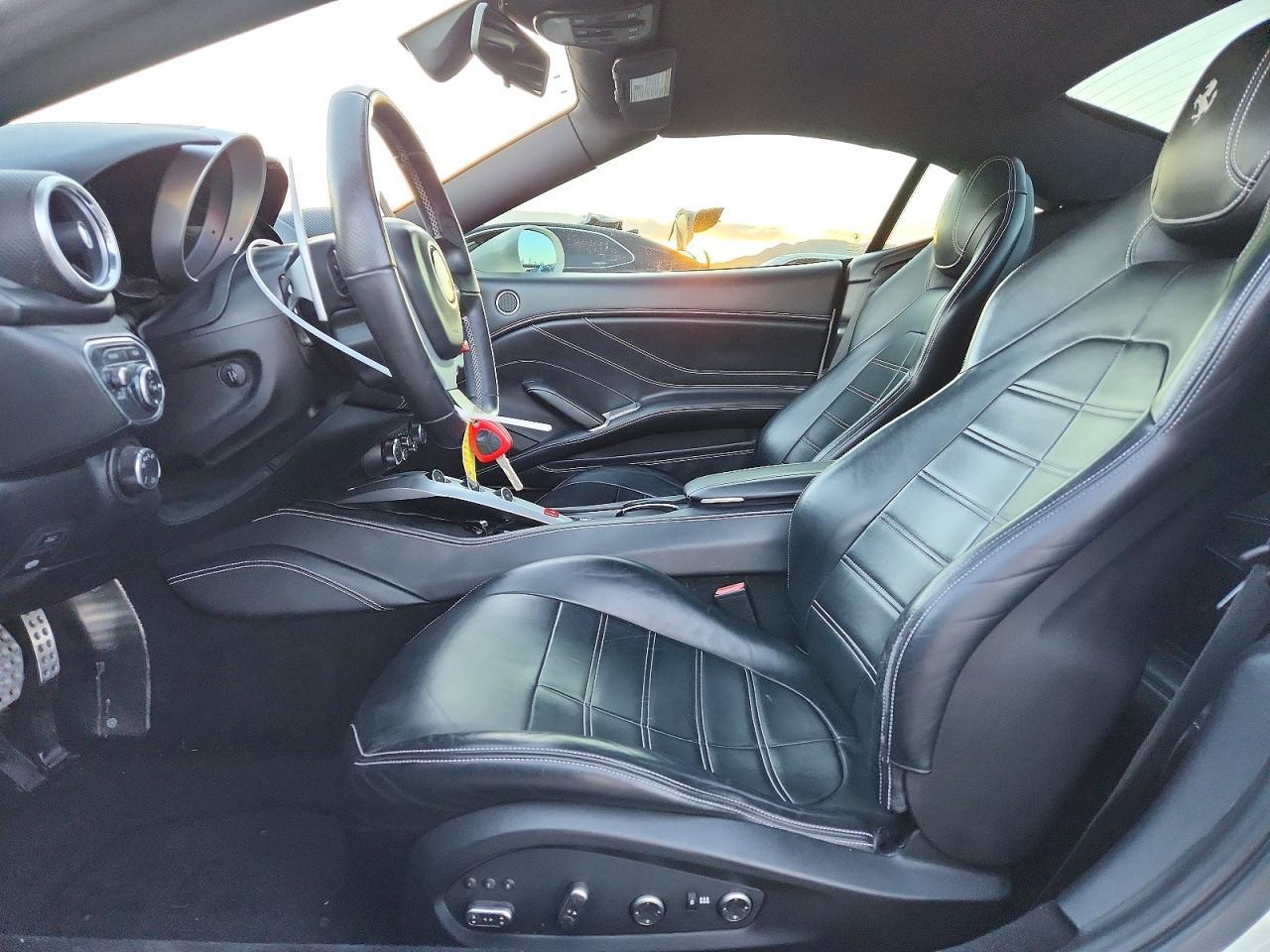 2015 Ferrari California T - Фото 7