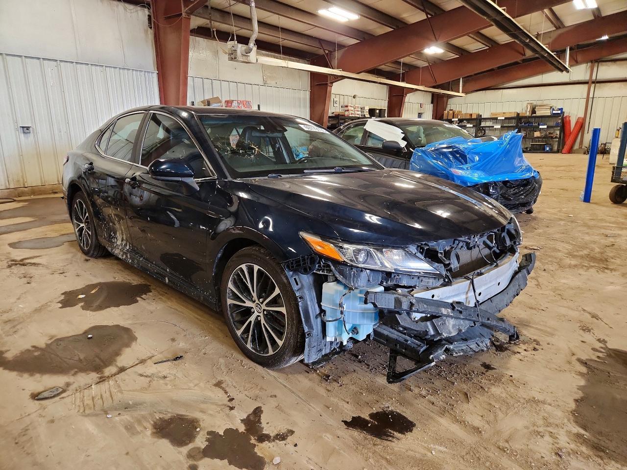2019 Toyota Camry Se - Фото 4