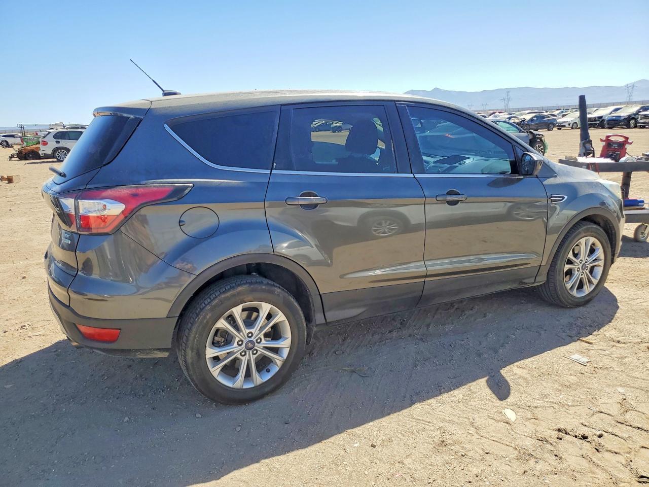 2017 Ford Escape Se - Фото 3