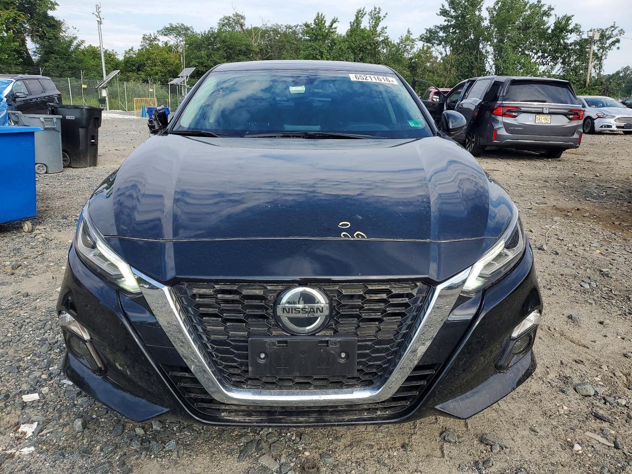 2021 Nissan Altima Platinum - Image 5