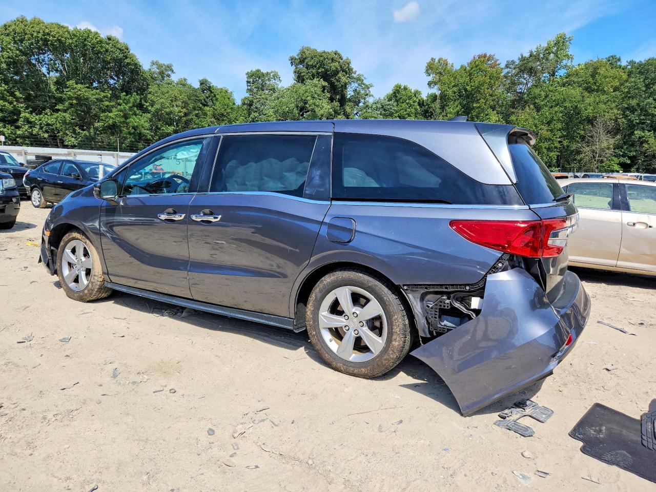2018 Honda Odyssey - Image 2