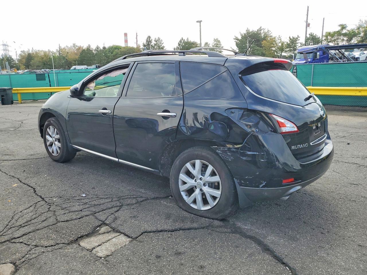 2012 Nissan Murano S - Image 2