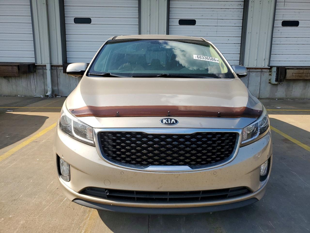 2017 Kia Sedona Ex - Image 5