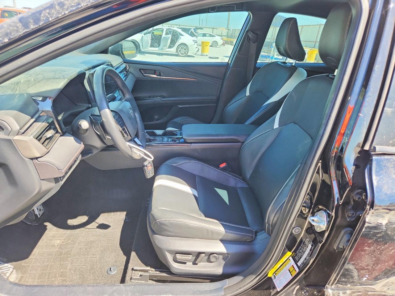 2025 Toyota Camry Se - Image 7
