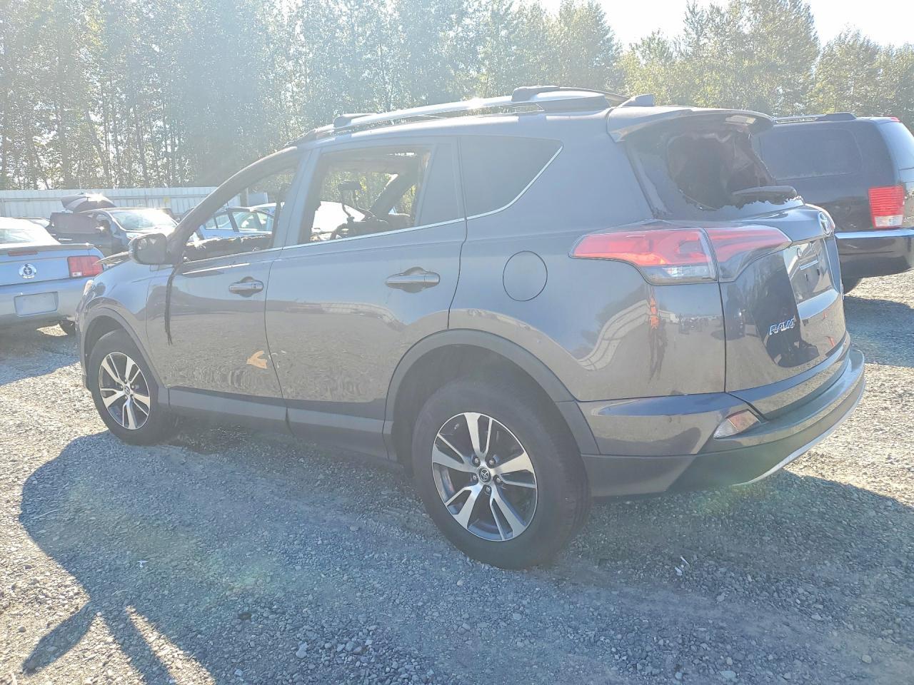 2016 Toyota Rav4 Xle - Image 2