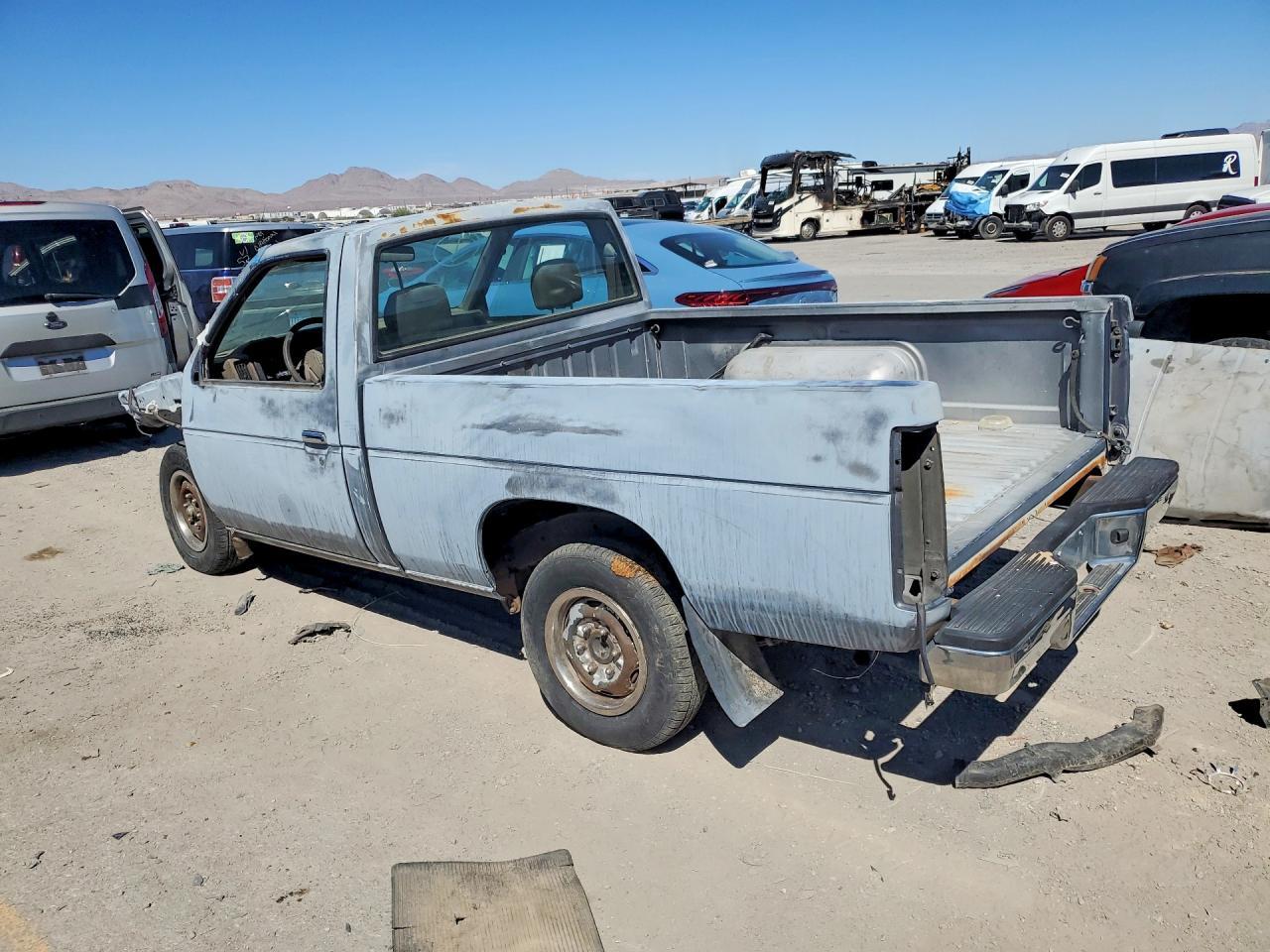 1992 Nissan Truck Base - Фото 2