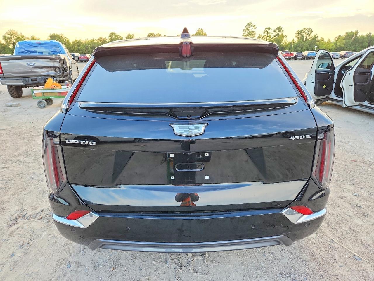 2026 Cadillac Optiq Luxury - Фото 6