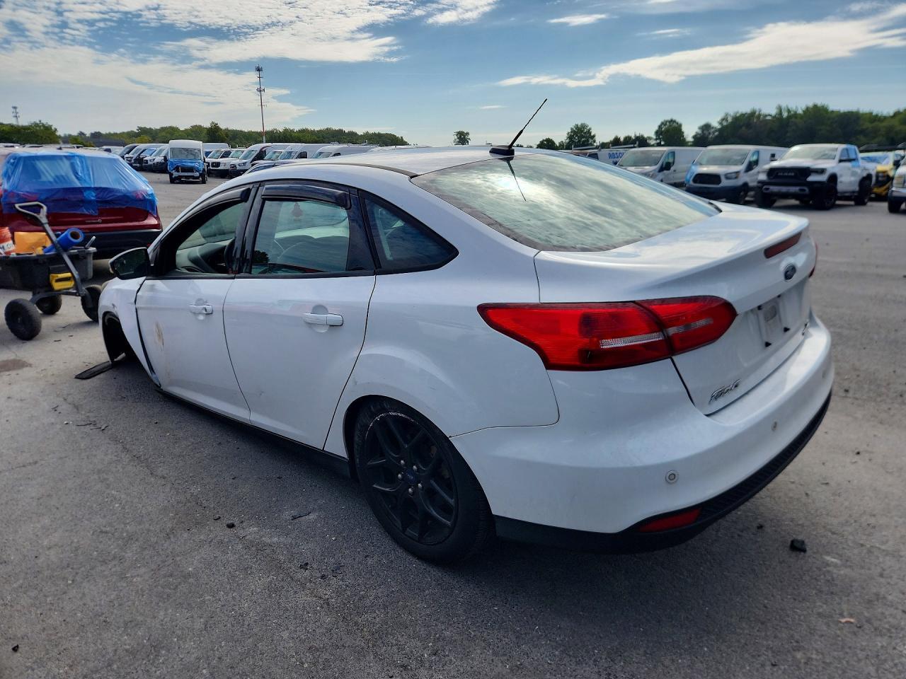 2016 Ford Focus Se - Фото 2