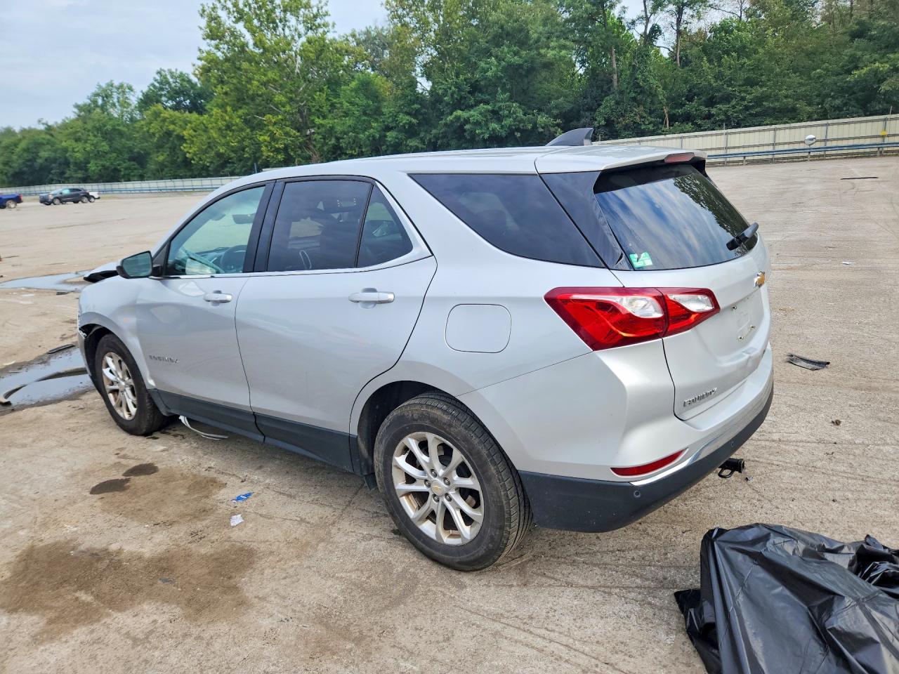 2020 Chevrolet Equinox Lt - Image 2